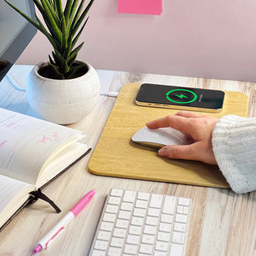 Tapete de Rato Wood com Carregamento Wireless - Castanho Claro - OnLike